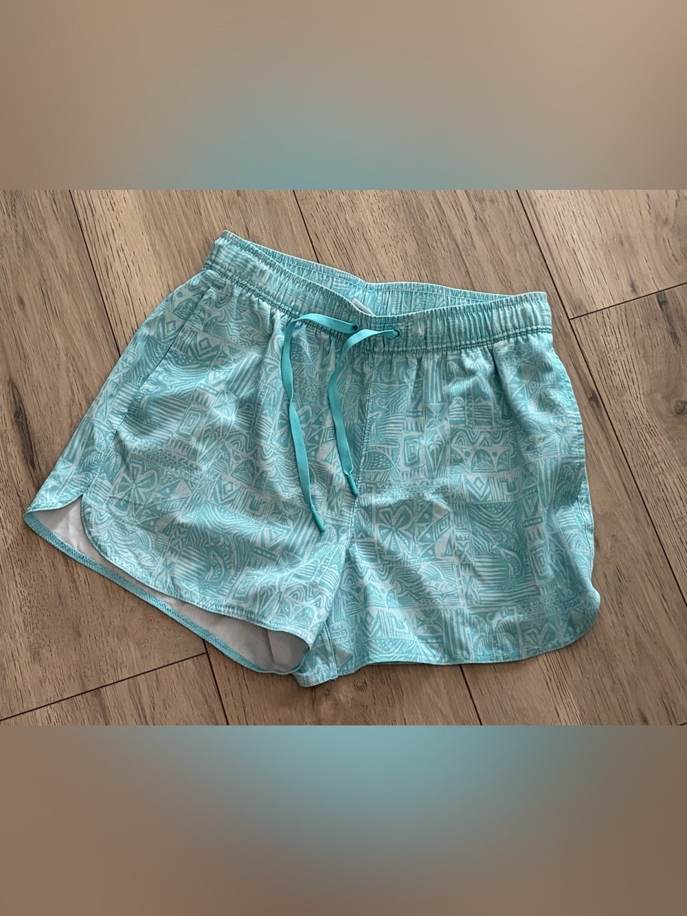 Huk Light Aqua Printed Women’s Athletic Shorts